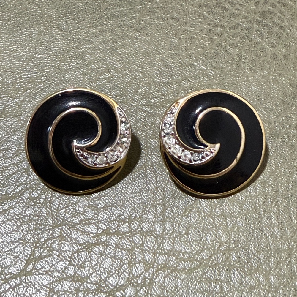 Vintage Trifari Black Enamel Rhinestone Pavé Swirl Gold Tone Pierced Earrings